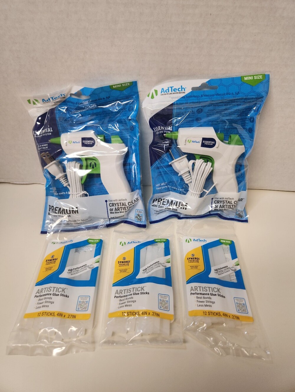 Bundle of 5 Mini Glue Guns And Glue Sticks